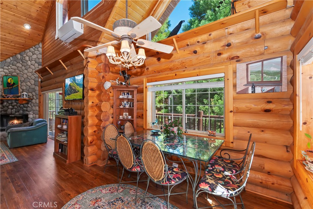 1415 Manzanita Way Property Photo 7
