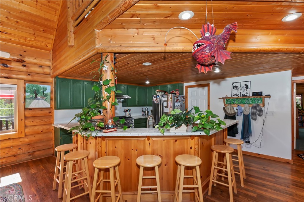 1415 Manzanita Way Property Photo 8