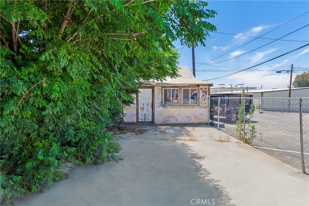 163 E 6th Street Property Photo 6