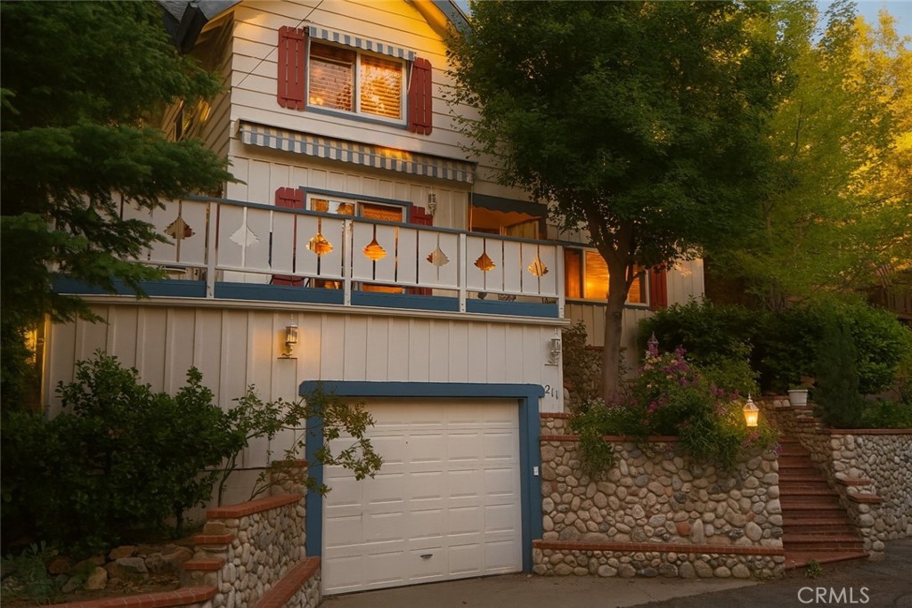211 Heliotrope Drive Property Photo 1