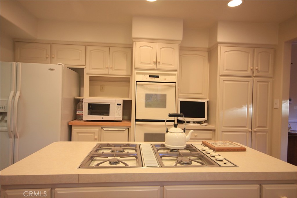 211 Heliotrope Drive Property Photo 8