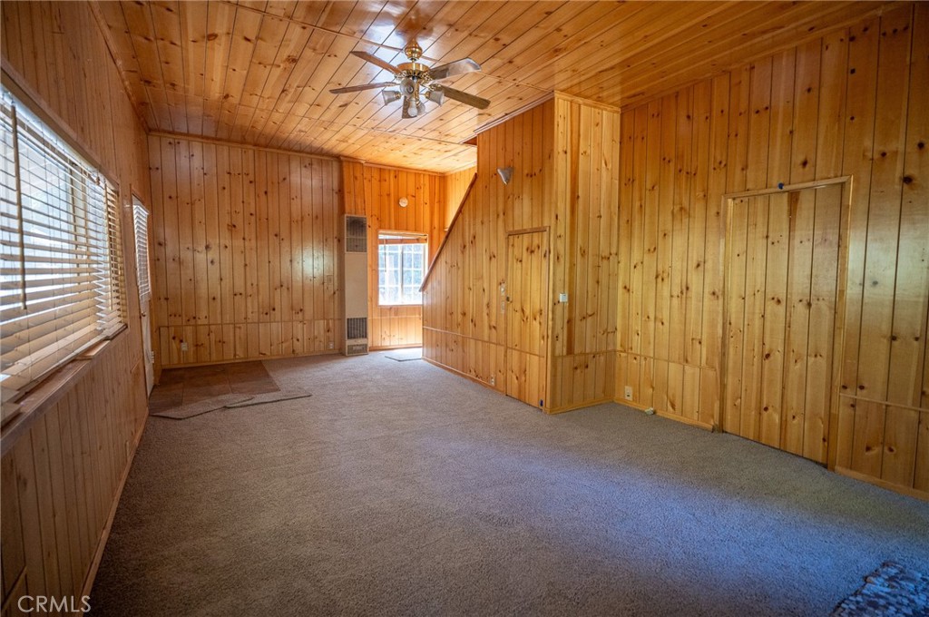 2462 Spring Drive Property Photo 3