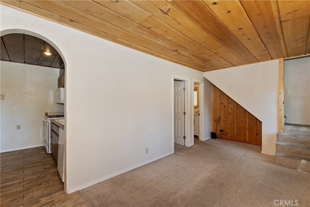 1109 Holden Avenue Property Photo 14