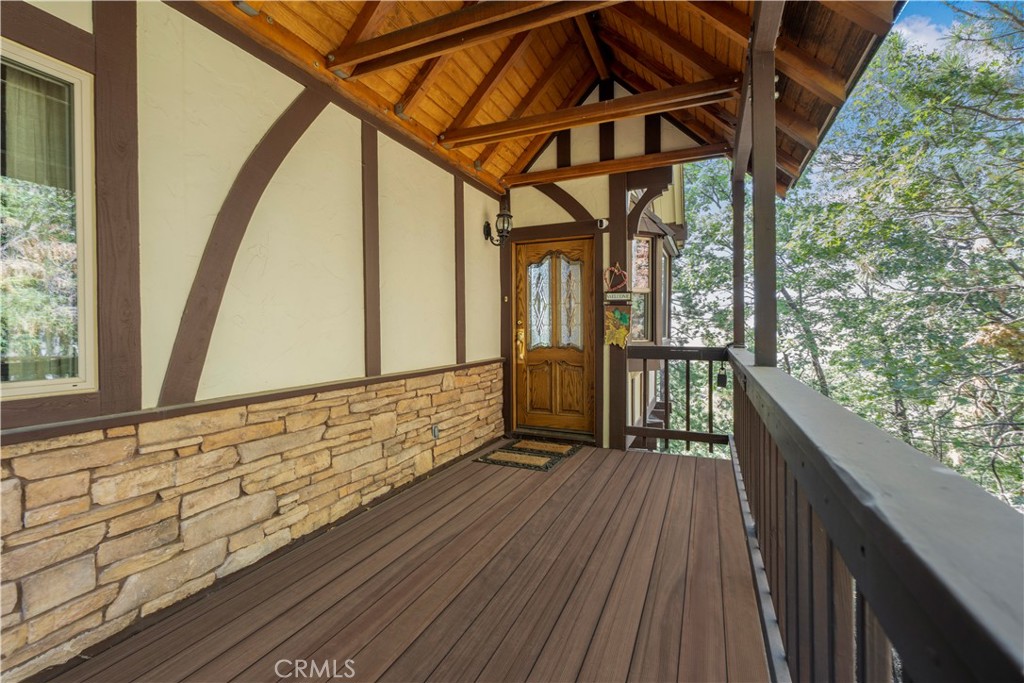 28992 Banff Dr Property Photo 4