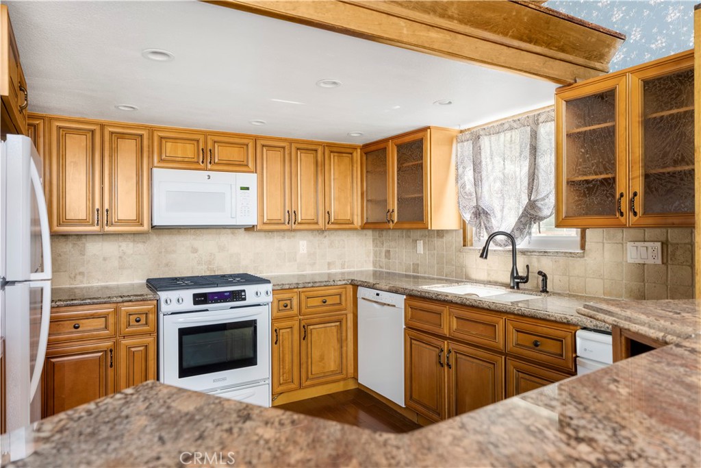28992 Banff Dr Property Photo 11