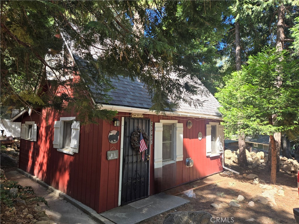 25035 Moon Drive Property Photo 1