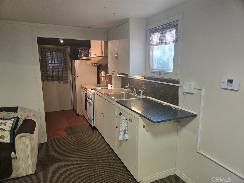 25035 Moon Drive Property Photo 5
