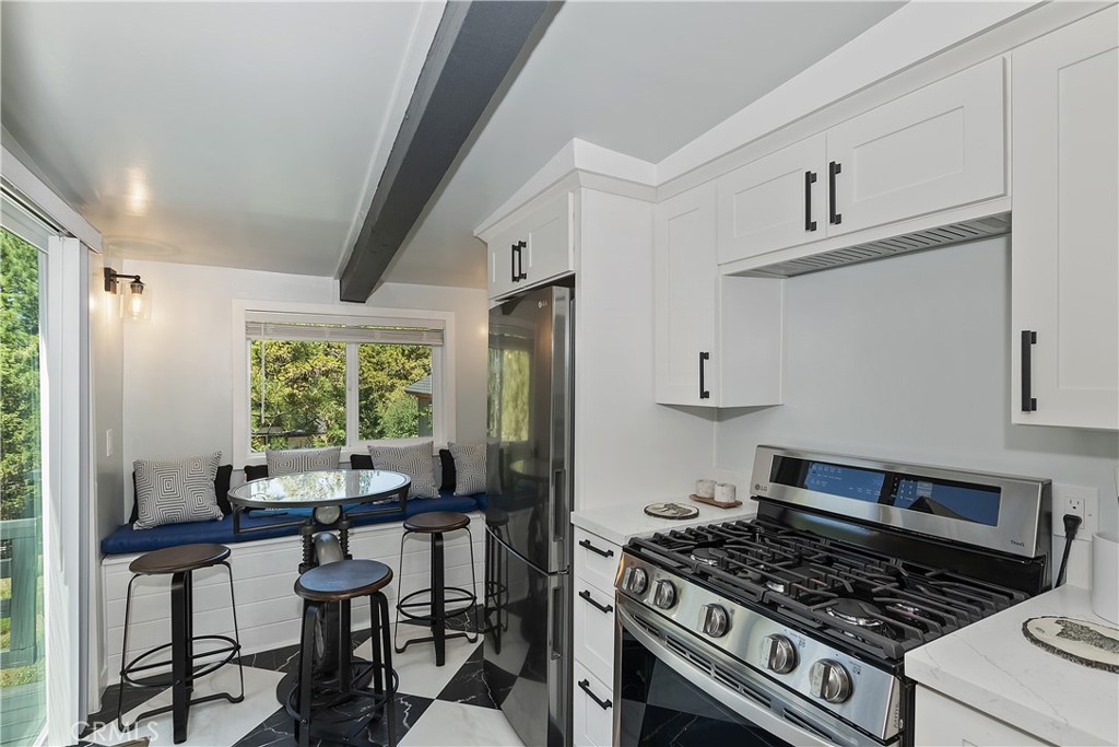 580 Lucerne Drive Property Photo 14