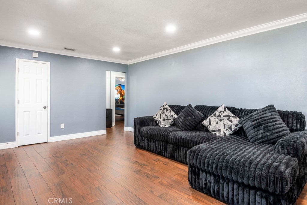 4974 Acacia Avenue Property Photo 2