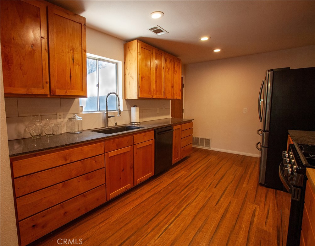 444 Sunset Lane Property Photo 11