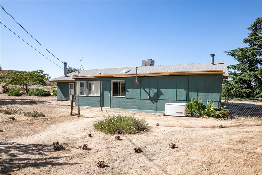 46404 Kings Canyon Road Property Photo 4