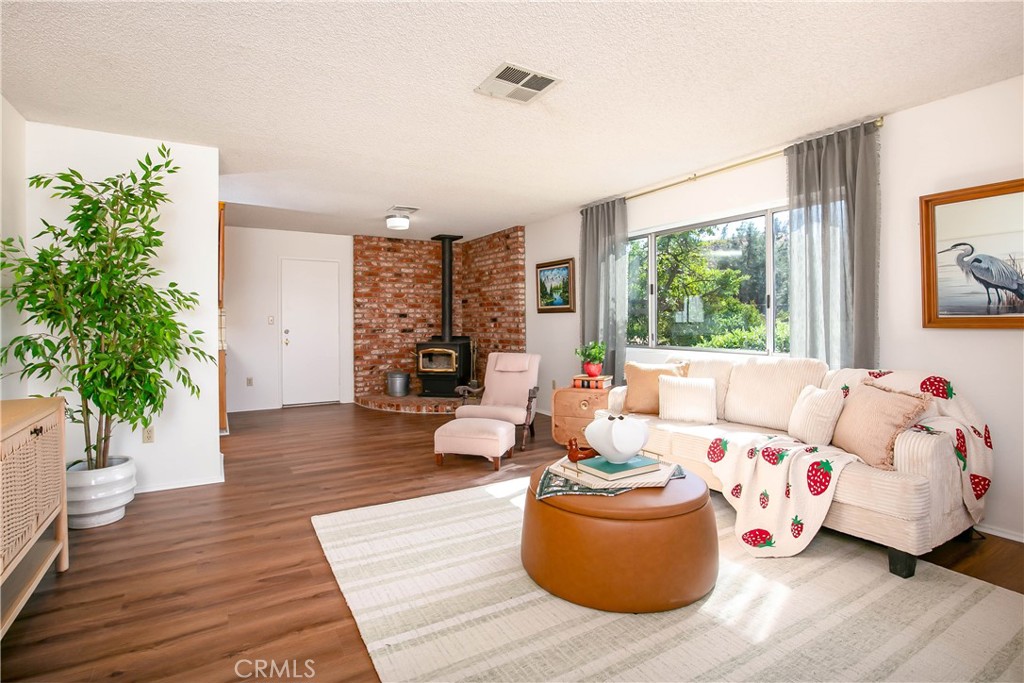 46404 Kings Canyon Road Property Photo 6