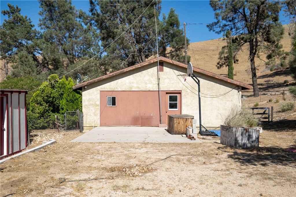 46404 Kings Canyon Road Property Photo 24
