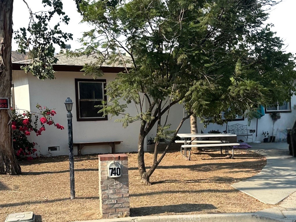 740 Bennett Place Property Photo 1
