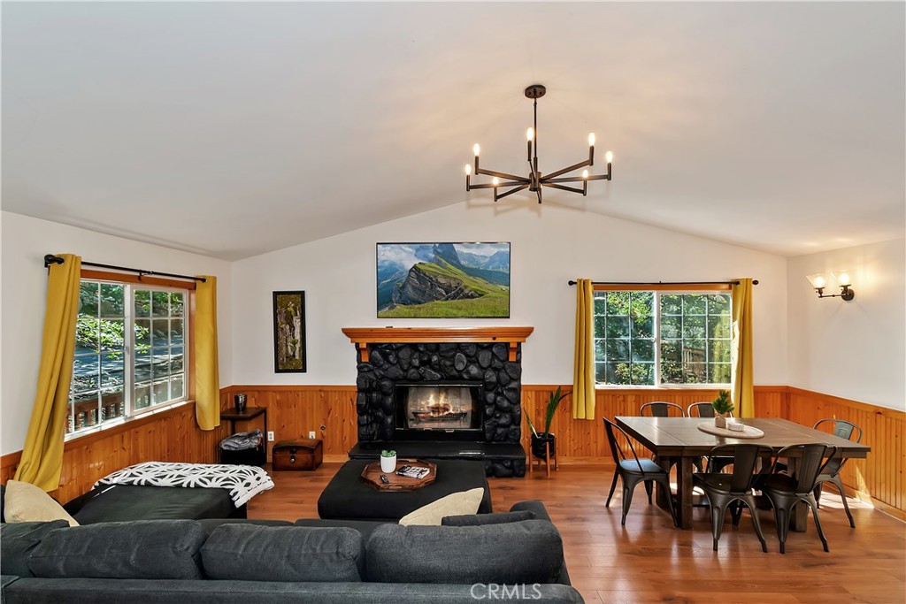 1348 Manzanita Way Property Photo 3