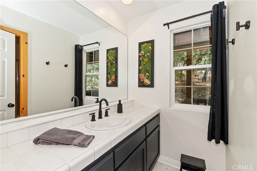 1348 Manzanita Way Property Photo 37