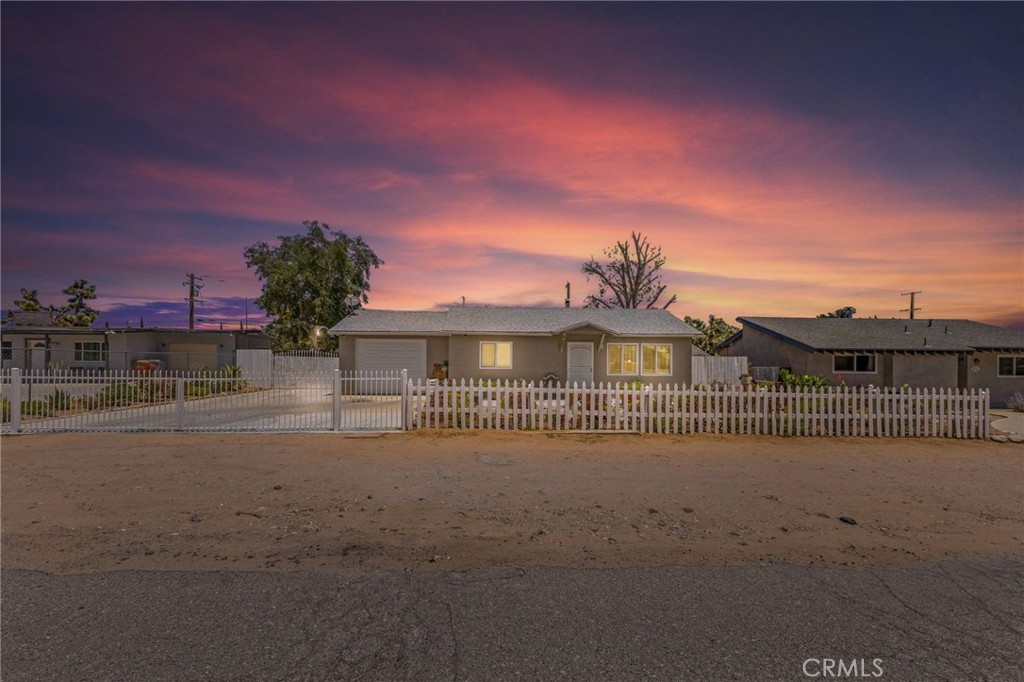 16116 Cajon Property Photo