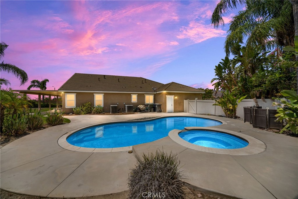 1909 Crystal Cove Court Property Photo 2