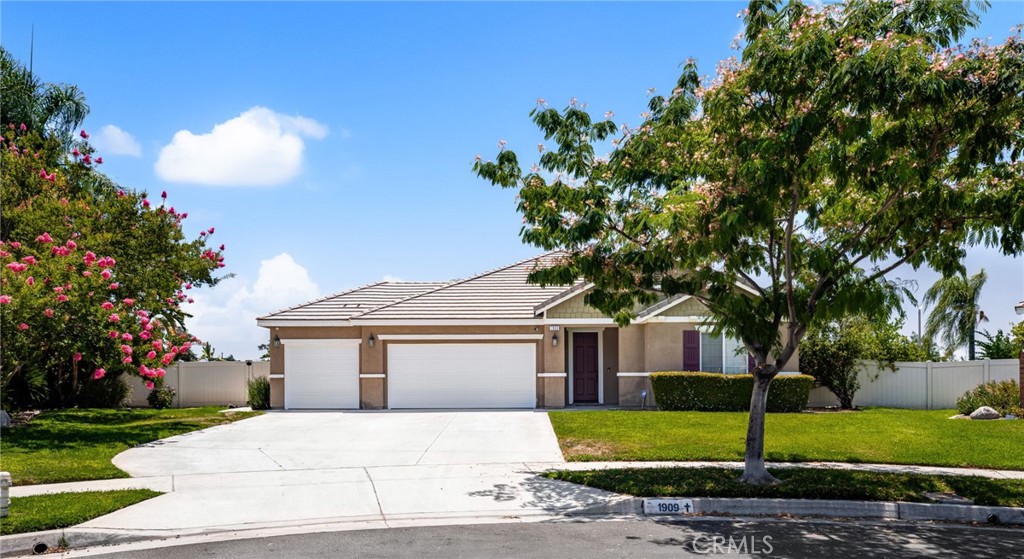 1909 Crystal Cove Court Property Photo 4
