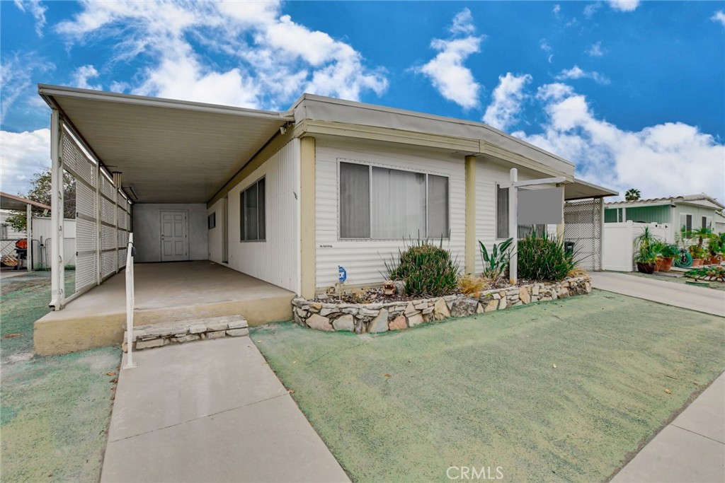 1735 San Leandro Drive Property Photo 1