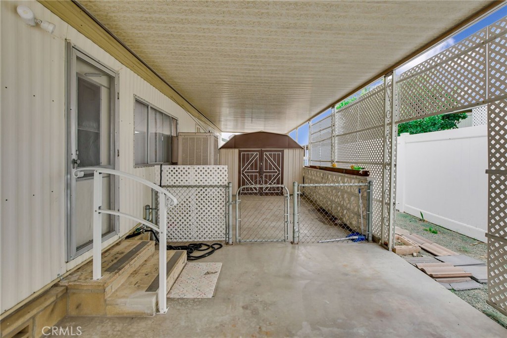1735 San Leandro Drive Property Photo 4