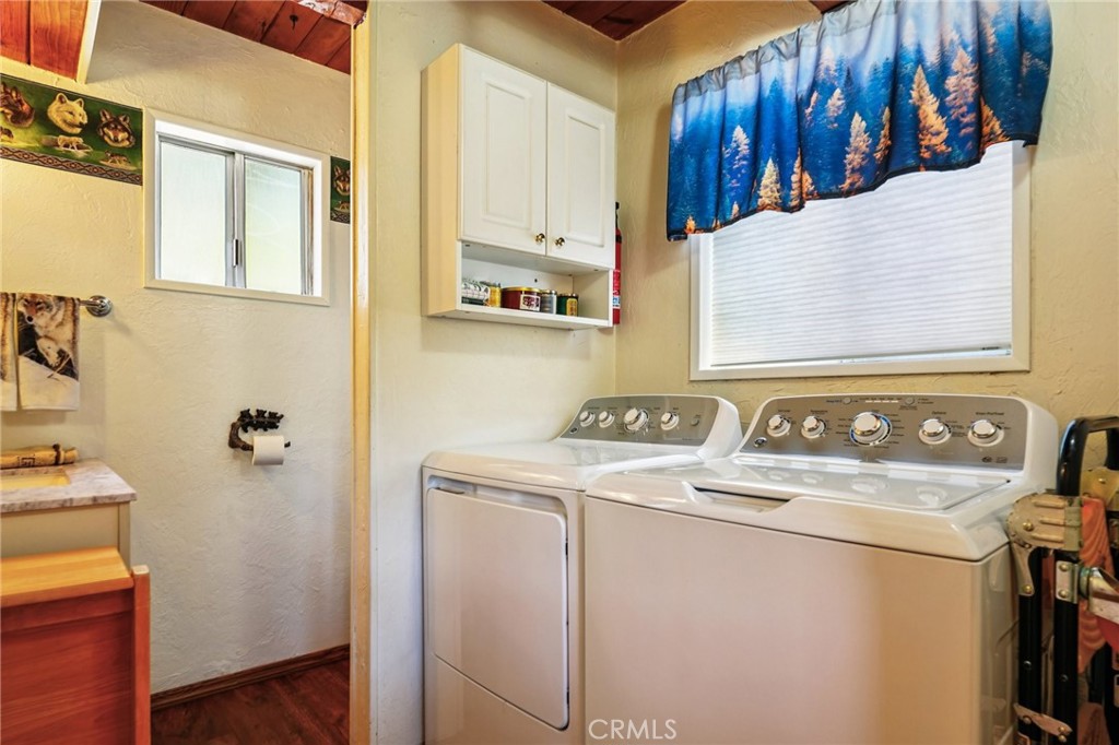 463 Delle Drive Property Photo 12