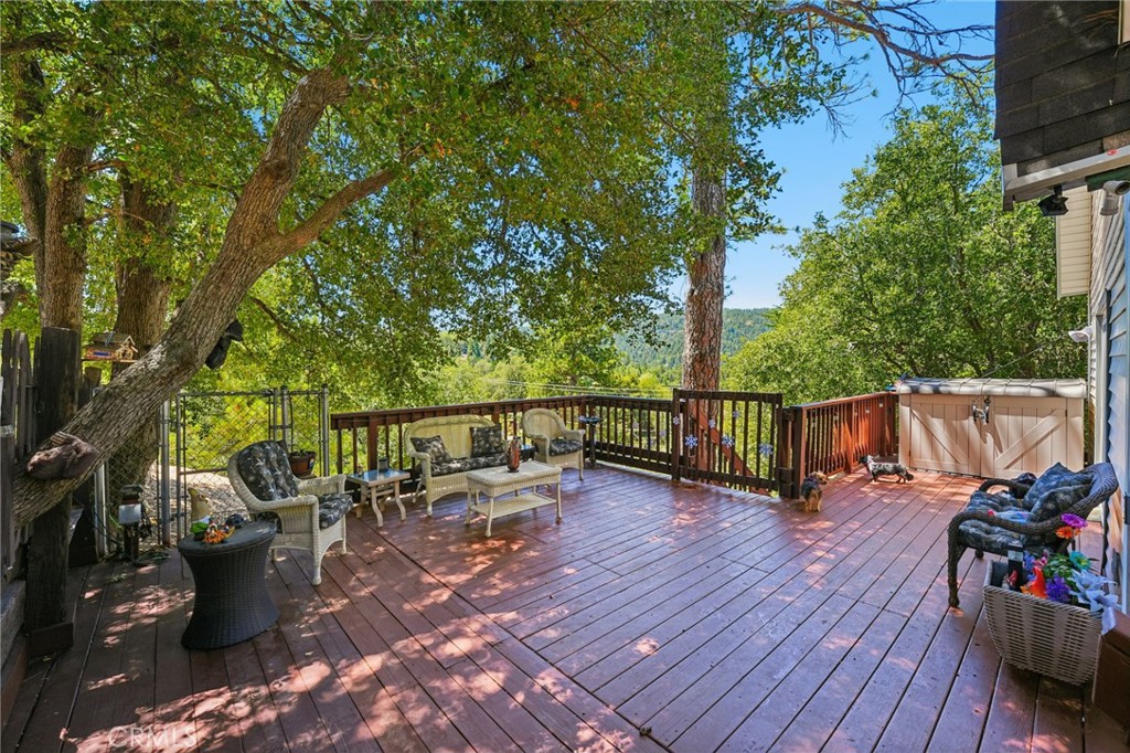 463 Delle Drive Property Photo 22