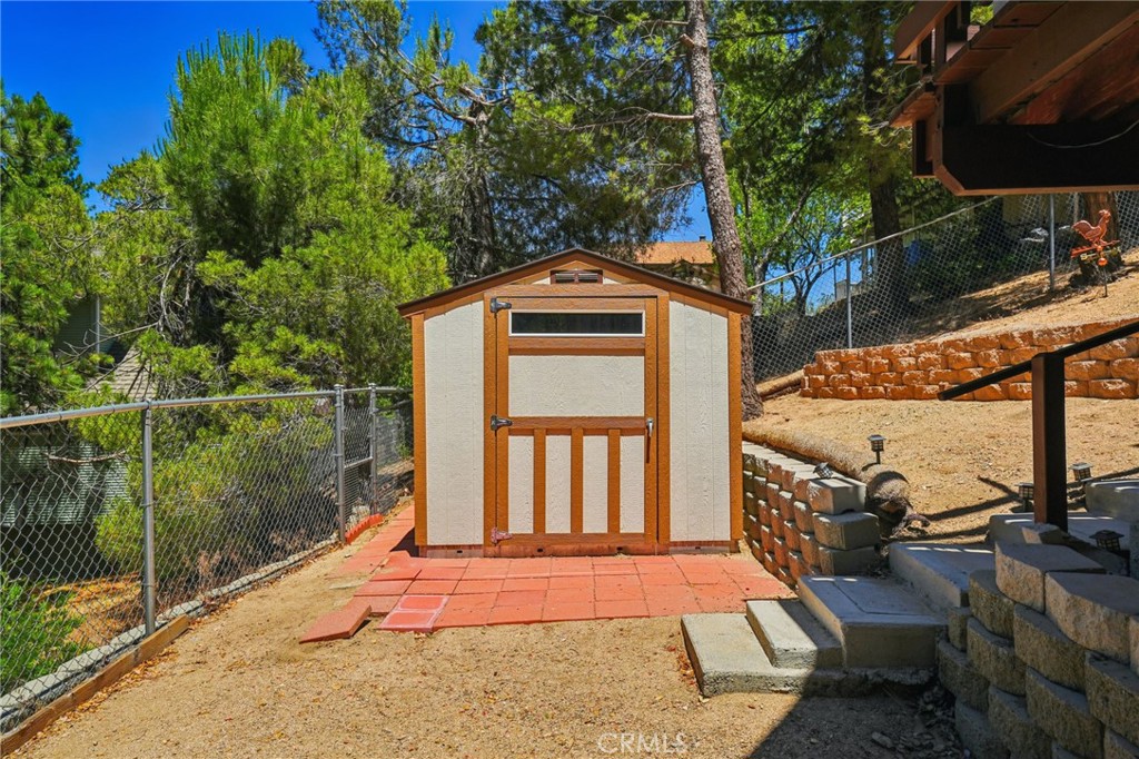 463 Delle Drive Property Photo 25