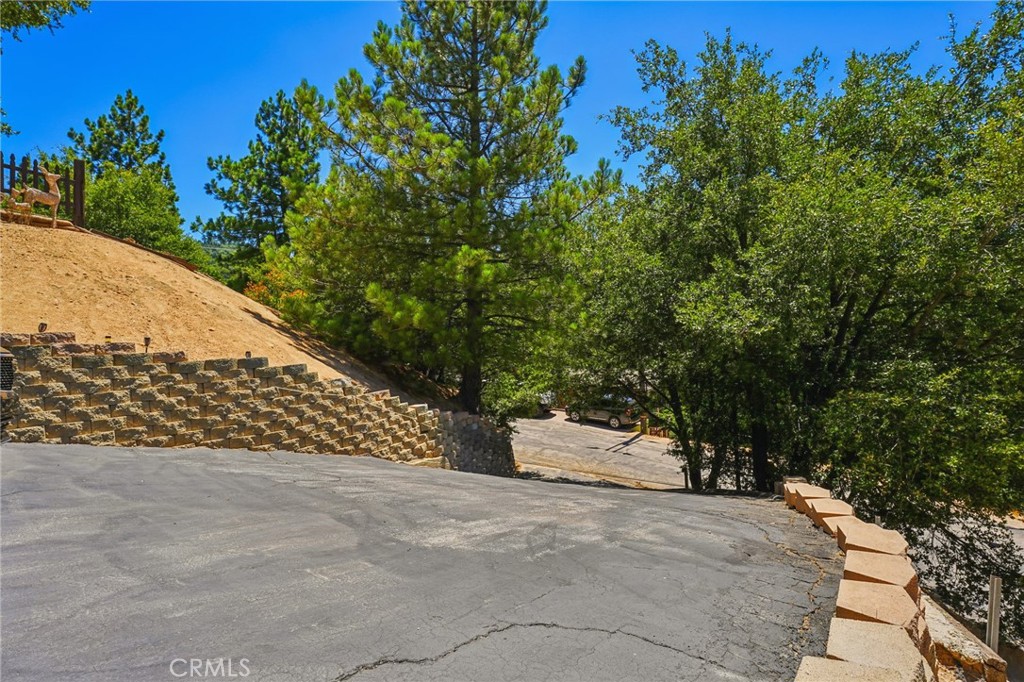 463 Delle Drive Property Photo 27
