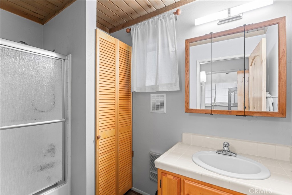 760 Lake Drive Property Photo 17
