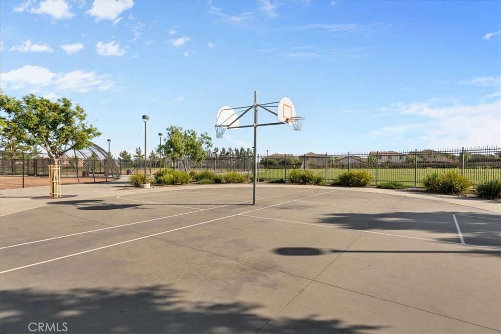 3937 Scarlet Oak Court Property Photo 41