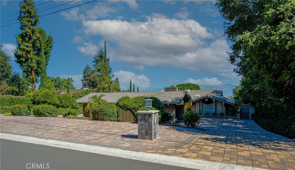 4308 Crown Ranch Road Property Photo 1