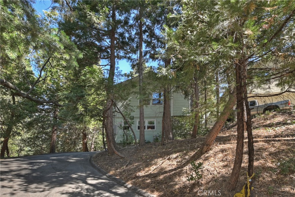 24891 Felsen Drive Property Photo 3