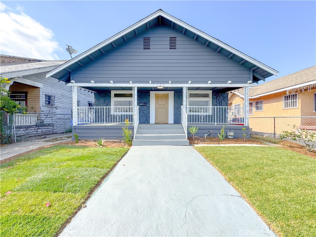 127 E 65th Street Property Photo 1