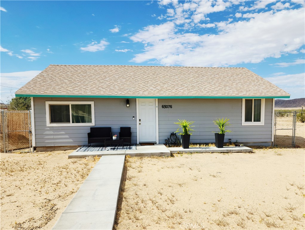 65076 E Broadway Property Photo 1