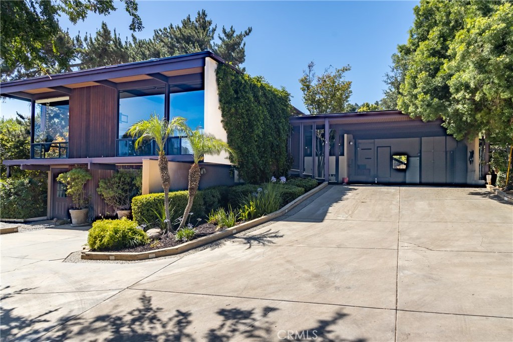 1653 W Cypress Avenue Property Photo 1