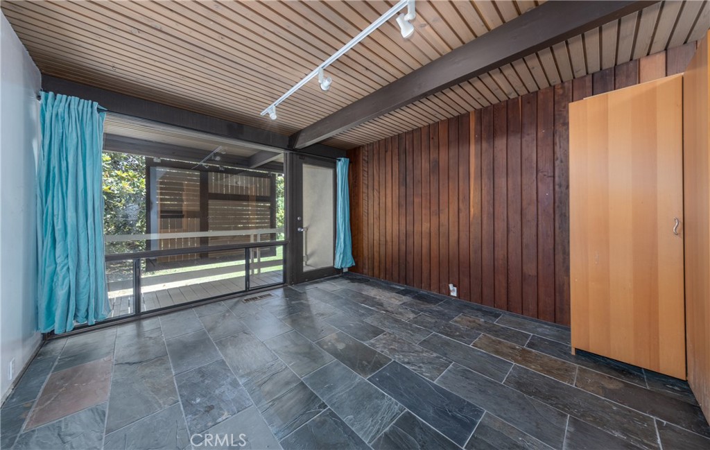 1653 W Cypress Avenue Property Photo 18