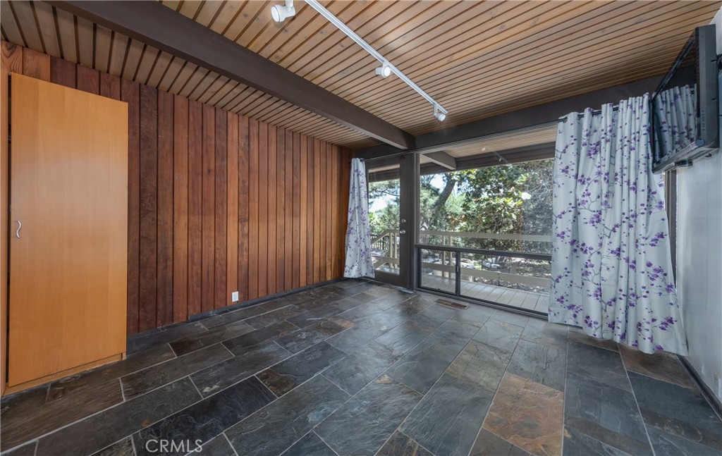 1653 W Cypress Avenue Property Photo 21