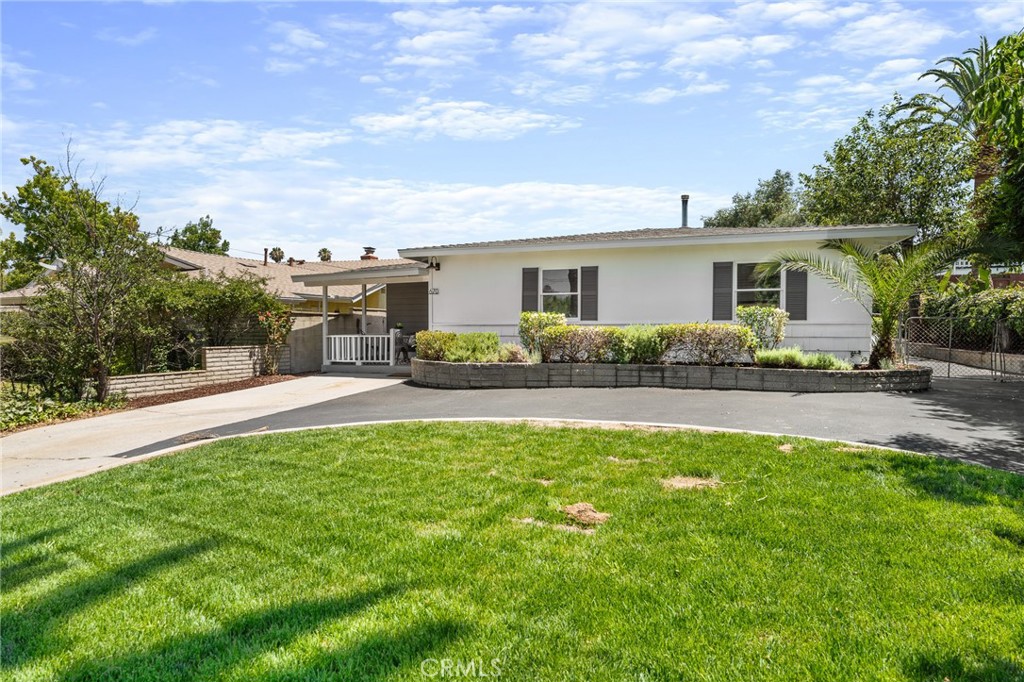 670 E Palm Avenue Property Photo 1