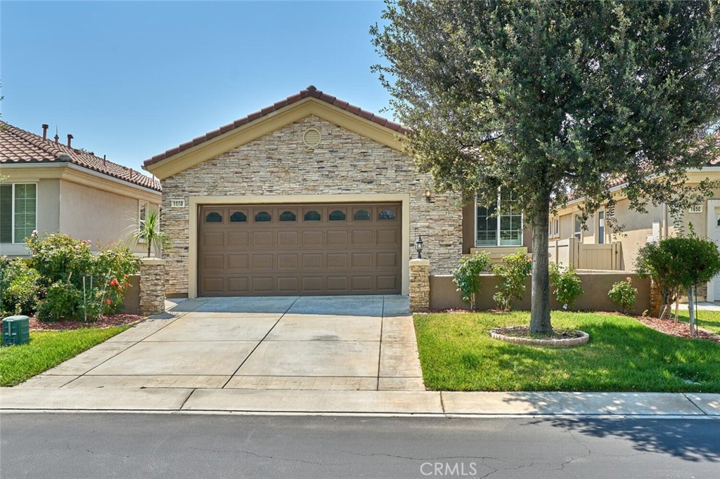 1660 Snowberry Road Property Photo 1
