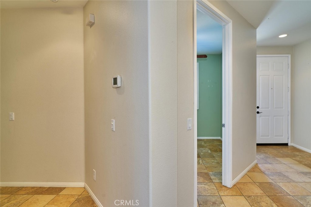 1660 Snowberry Road Property Photo 14