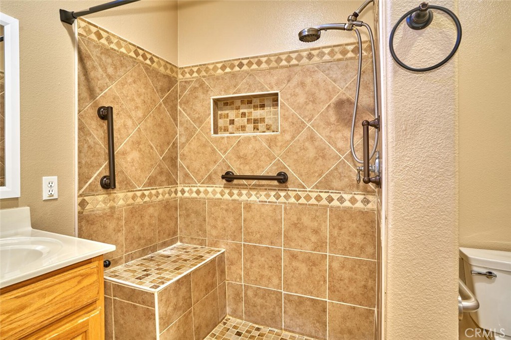 1660 Snowberry Road Property Photo 17