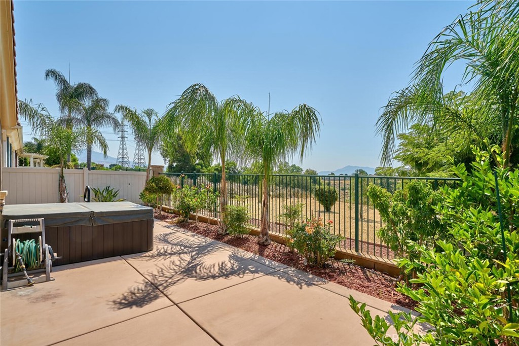 1660 Snowberry Road Property Photo 28