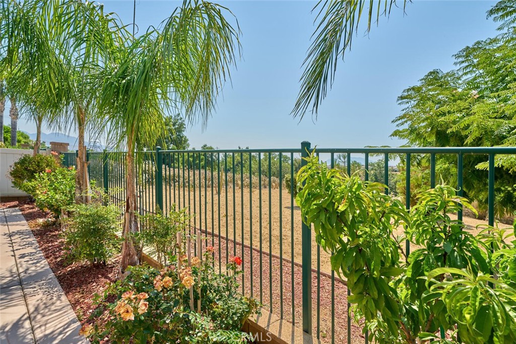 1660 Snowberry Road Property Photo 29