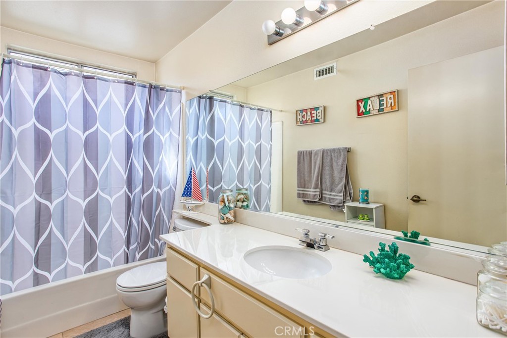 6287 Tuckaway Avenue Property Photo 16