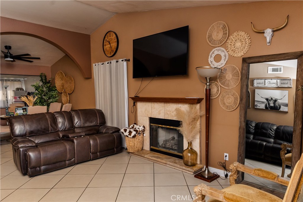 13868 Lexus Lane Property Photo 5
