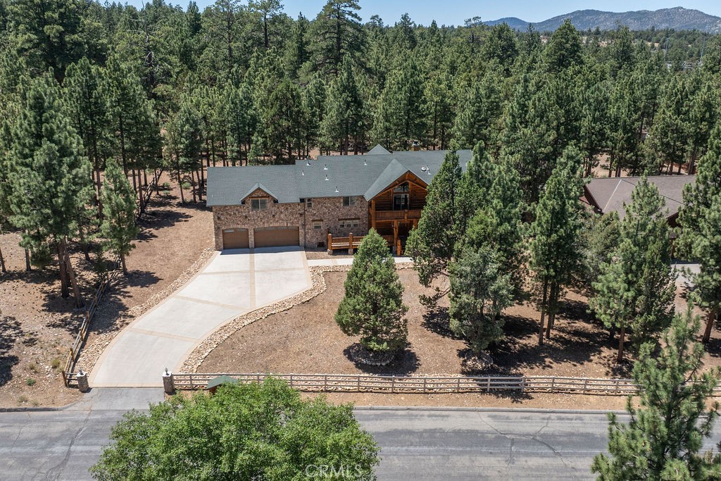 625 Cedar Glen Drive Property Photo 2