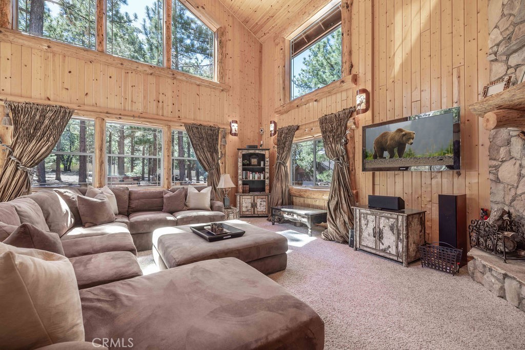 625 Cedar Glen Drive Property Photo 8
