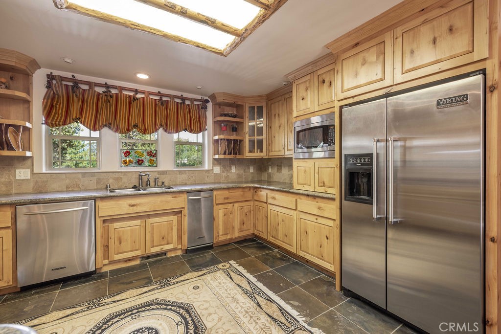 625 Cedar Glen Drive Property Photo 14