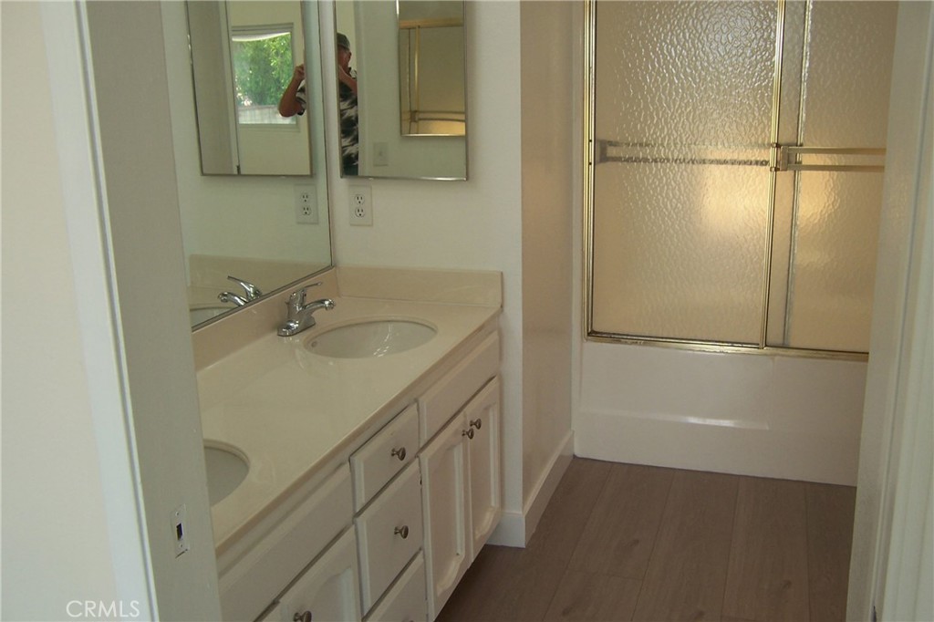 6385 N Azalea Avenue Property Photo 3